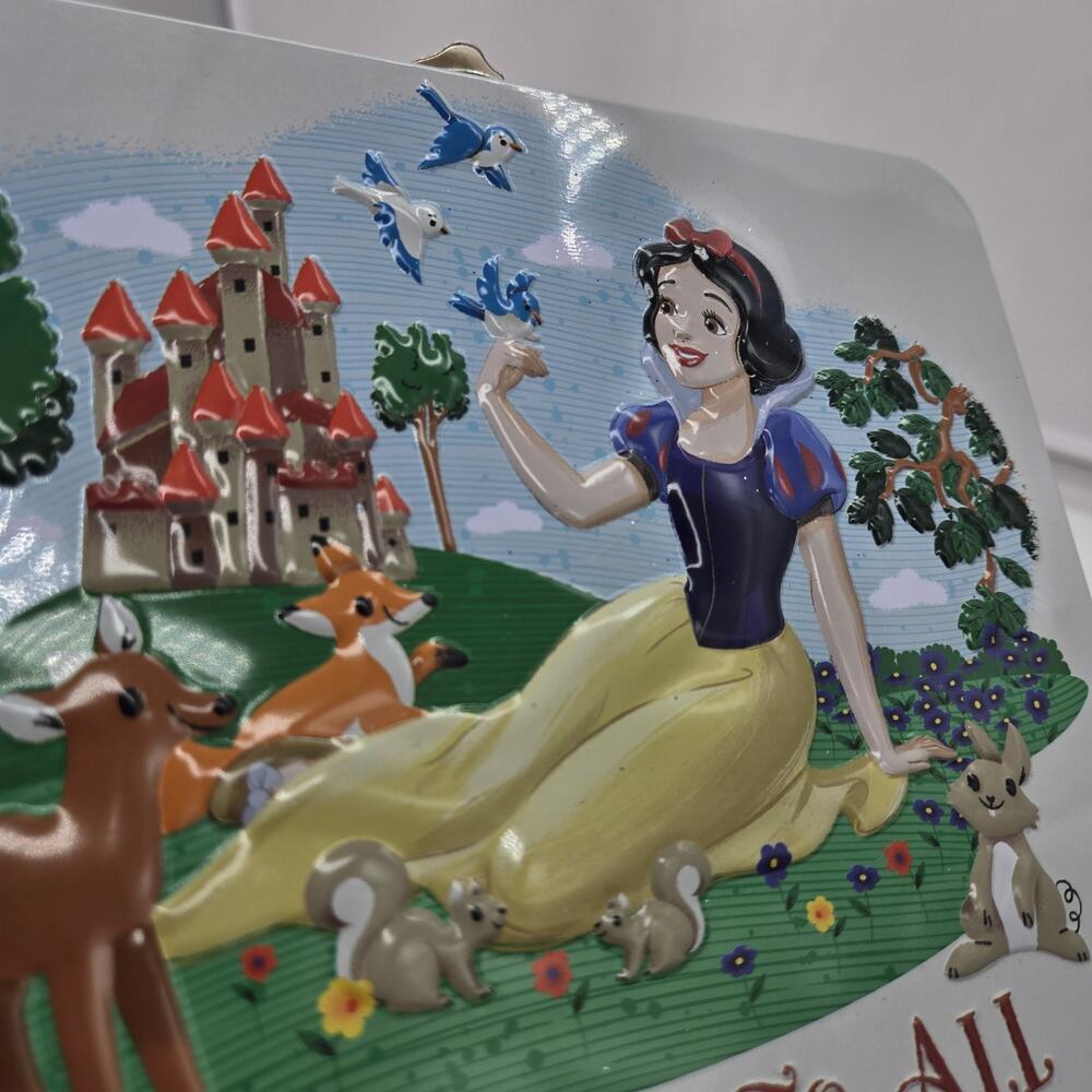 RARE Snow White Seven Dwarfs Walt Disney Raised Metal Lunch Box A Friend to All - Picture 5 of 8